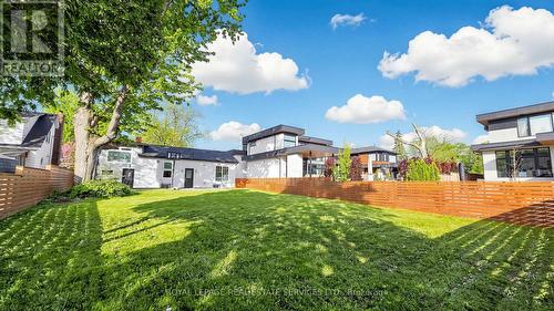 285 Bronte Road, Oakville, ON - Outdoor