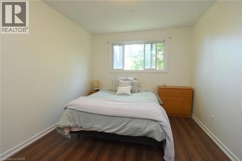 740 Hyde Road, Burlington, ON - Indoor Photo Showing Bedroom