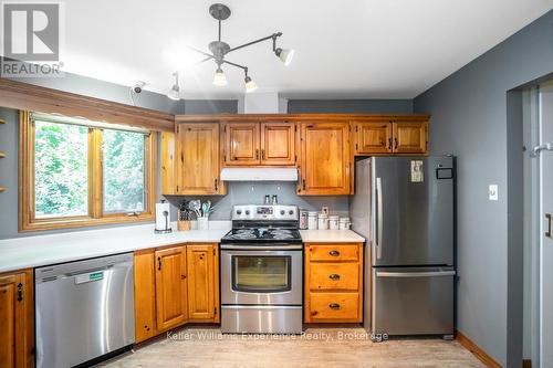 14 Oneida Crescent, Tiny, ON - Indoor Photo Showing Kitchen