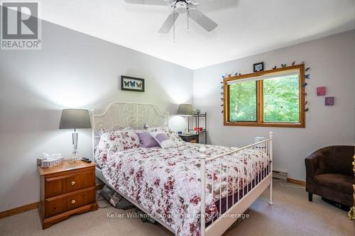 14 Oneida Crescent, Tiny, ON - Indoor Photo Showing Bedroom