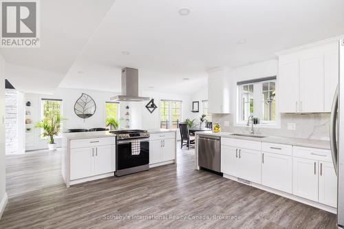129 Bass Line, Oro-Medonte (Prices Corners), ON - Indoor Photo Showing Kitchen