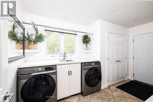 129 Bass Line, Oro-Medonte (Prices Corners), ON - Indoor Photo Showing Laundry Room