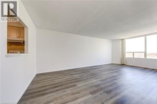 1270 Maple Crossing Boulevard Unit# 1705, Burlington, ON - Indoor Photo Showing Other Room