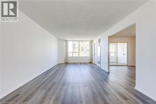 1270 Maple Crossing Boulevard Unit# 1705, Burlington, ON - Indoor Photo Showing Other Room