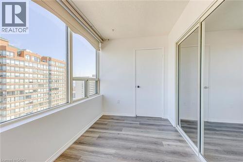 1270 Maple Crossing Boulevard Unit# 1705, Burlington, ON - Indoor Photo Showing Other Room