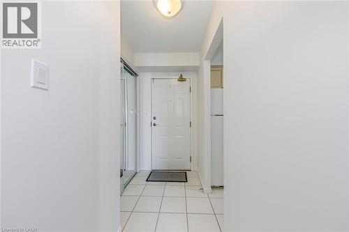 1270 Maple Crossing Boulevard Unit# 1705, Burlington, ON - Indoor Photo Showing Other Room