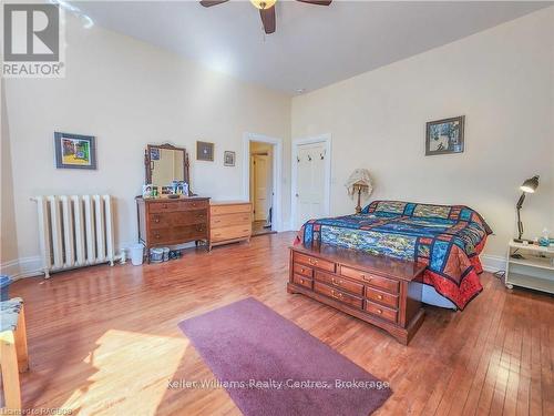900 2Nd Avenue W, Owen Sound, ON - Indoor Photo Showing Bedroom