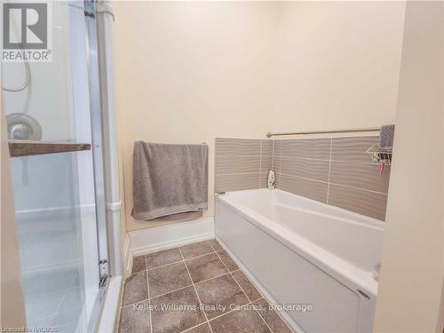 900 2Nd Avenue W, Owen Sound, ON - Indoor Photo Showing Bathroom