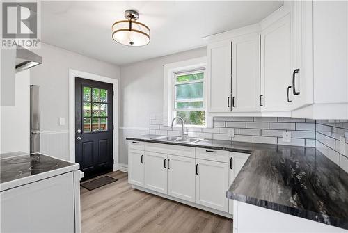 140 Baker Street, Sudbury, ON - Indoor Photo Showing Kitchen With Double Sink