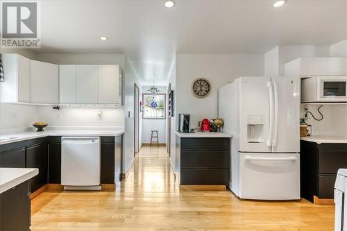 82A Pennie Avenue, Tehkummah, ON - Indoor Photo Showing Kitchen