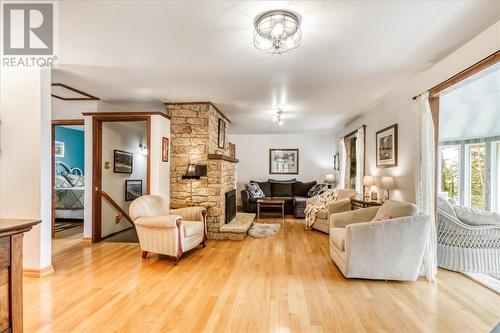 82A Pennie Avenue, Tehkummah, ON - Indoor Photo Showing Living Room