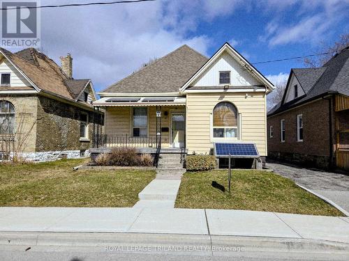 8 WELDON AVENUE  St. Thomas, ON N5P 1J6