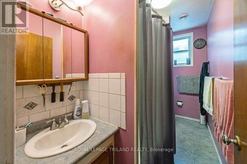 8 Weldon Avenue, St. Thomas, ON - Indoor Photo Showing Bathroom