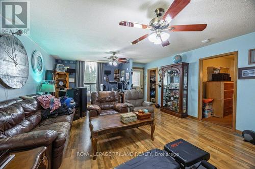 8 Weldon Avenue, St. Thomas, ON - Indoor Photo Showing Living Room