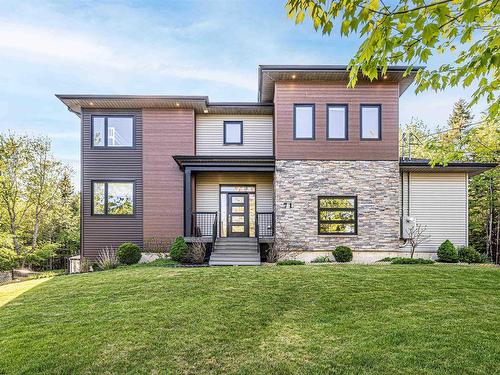 71 Ariel Lane  Halifax, NS B4B 0W7