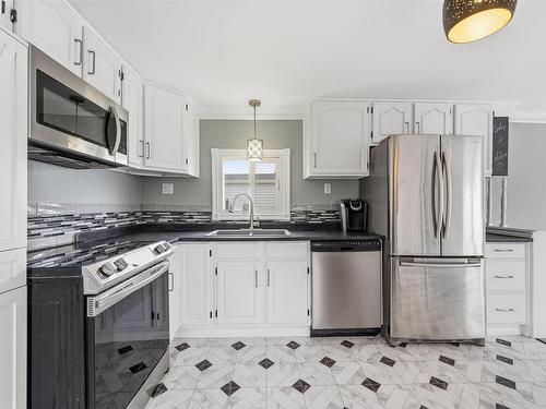 1 Bishop Avenue, Dartmouth, NS 