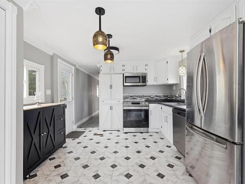 1 Bishop Avenue, Dartmouth, NS 