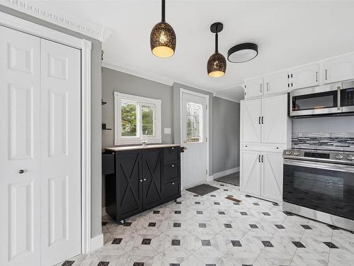1 Bishop Avenue, Dartmouth, NS 