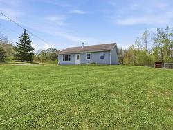 3725 Highway 215 Centre Burlington, NS B0N 2A0