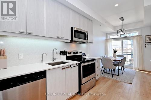 39 - 57 Finch Avenue W, Toronto, ON - Indoor Photo Showing Kitchen With Stainless Steel Kitchen With Upgraded Kitchen