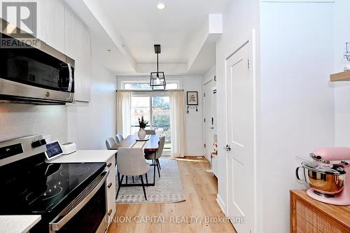 39 - 57 Finch Avenue W, Toronto, ON - Indoor Photo Showing Kitchen