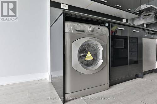 1612 - 19 Singer Court, Toronto, ON - Indoor Photo Showing Laundry Room