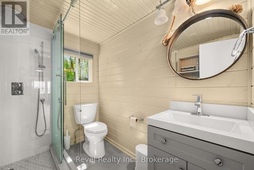 8004 Taits Beach Road, Hamilton Township (Bewdley), ON - Indoor Photo Showing Bathroom