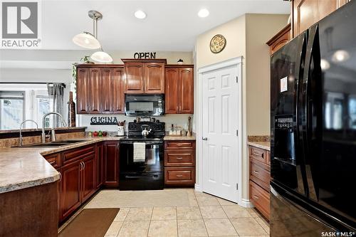 263 Beechmont Crescent, Saskatoon, SK - Indoor Photo Showing Kitchen
