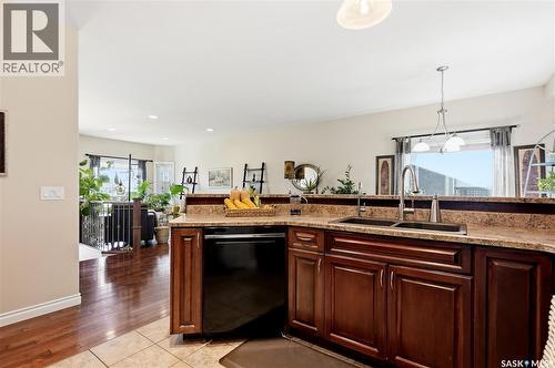 263 Beechmont Crescent, Saskatoon, SK - Indoor Photo Showing Kitchen With Double Sink