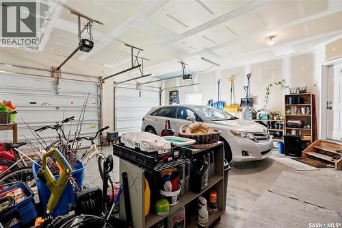 263 Beechmont Crescent, Saskatoon, SK - Indoor Photo Showing Garage