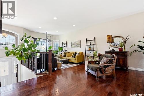263 Beechmont Crescent, Saskatoon, SK - Indoor Photo Showing Living Room