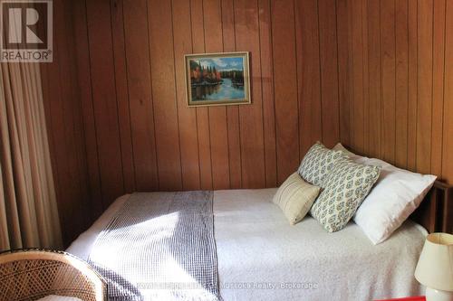 25 Maple Drive, Perry, ON - Indoor Photo Showing Bedroom