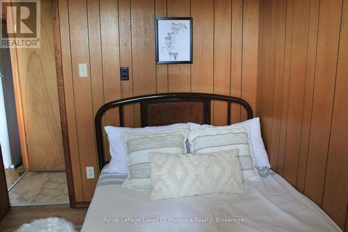 25 Maple Drive, Perry, ON - Indoor Photo Showing Bedroom