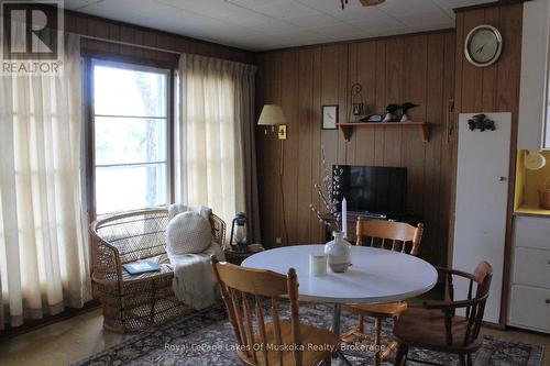 25 Maple Drive, Perry, ON - Indoor Photo Showing Dining Room