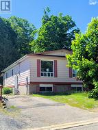 9 Lisbon RD  Elliot Lake, ON P5A 3N9