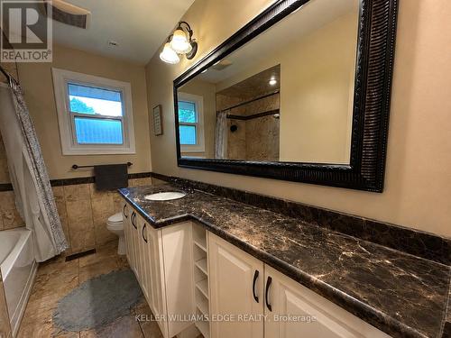 Main Floor Bathroom - 917 Orpha Street, Burlington, ON - Indoor Photo Showing Bathroom