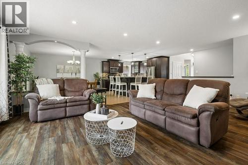 366 Townsend Drive, Breslau, ON - Indoor Photo Showing Living Room