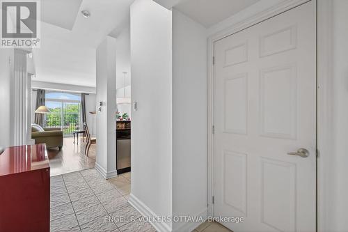 401 - 711 Churchill Avenue, Ottawa, ON - Indoor Photo Showing Other Room