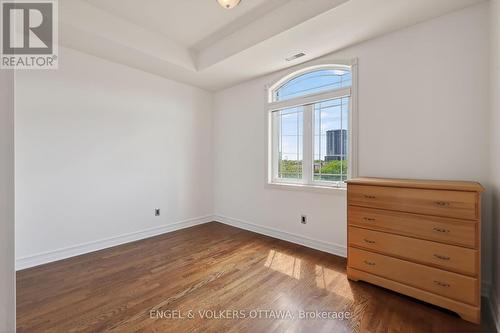 401 - 711 Churchill Avenue, Ottawa, ON - Indoor Photo Showing Other Room