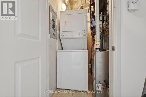 401 - 711 Churchill Avenue, Ottawa, ON - Indoor Photo Showing Laundry Room