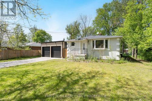 136 ORIOLE DRIVE  East Gwillimbury, ON L9N 1G9
