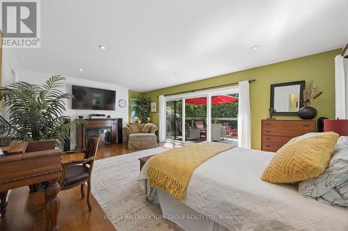 45 Foreht Crescent, Aurora, ON - Indoor Photo Showing Bedroom With Fireplace