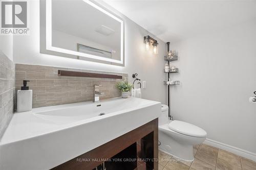 45 Foreht Crescent, Aurora, ON - Indoor Photo Showing Bathroom