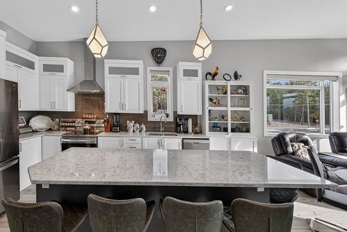 4978 Ponderosa Crescent, Canal Flats, BC - Indoor Photo Showing Kitchen With Upgraded Kitchen