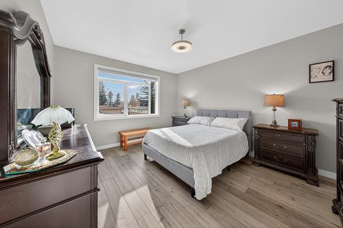 4978 Ponderosa Crescent, Canal Flats, BC - Indoor Photo Showing Bedroom