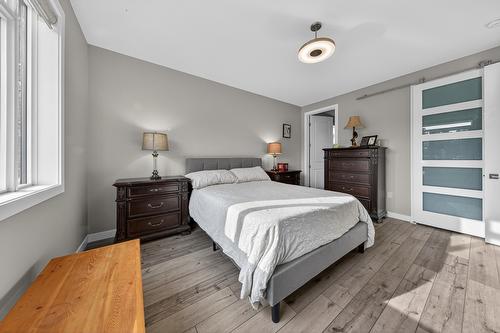 4978 Ponderosa Crescent, Canal Flats, BC - Indoor Photo Showing Bedroom