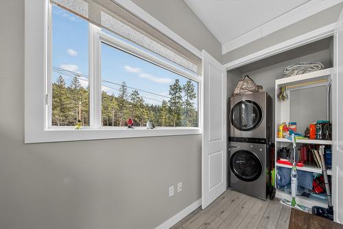 4978 Ponderosa Crescent, Canal Flats, BC - Indoor Photo Showing Laundry Room