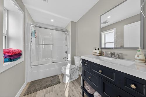 4978 Ponderosa Crescent, Canal Flats, BC - Indoor Photo Showing Bathroom