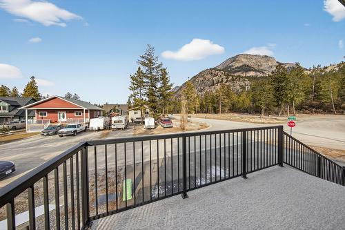 4978 Ponderosa Crescent, Canal Flats, BC - Outdoor