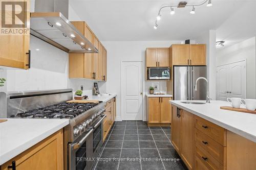 41 Leithridge Crescent, Whitby (Brooklin), ON - Indoor Photo Showing Kitchen With Upgraded Kitchen